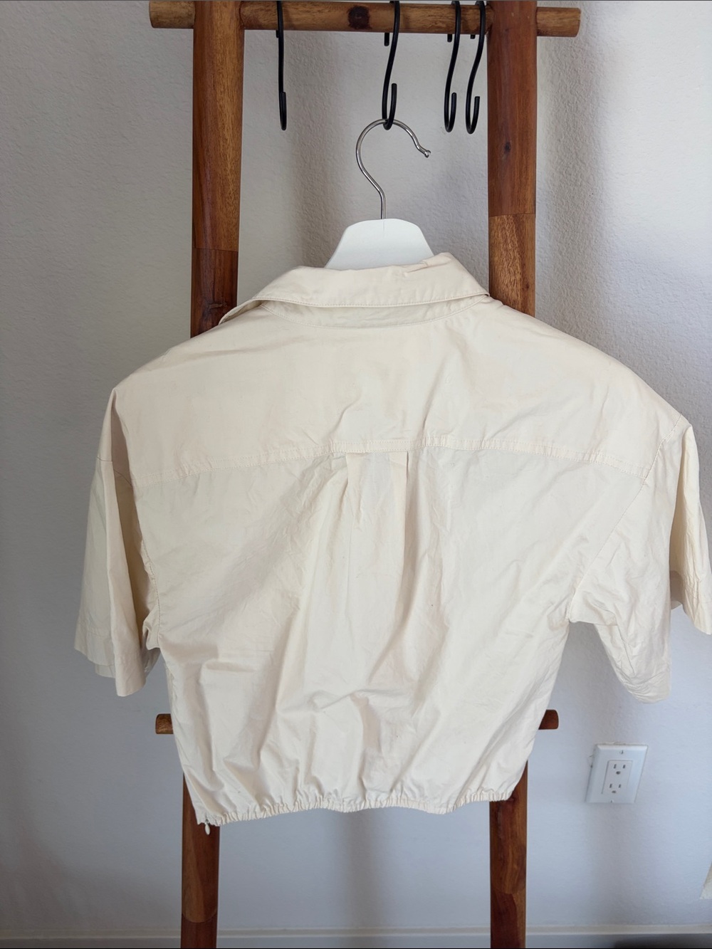 Frame Cream Cropped Button-Up Shirt - Picture 2 of 2